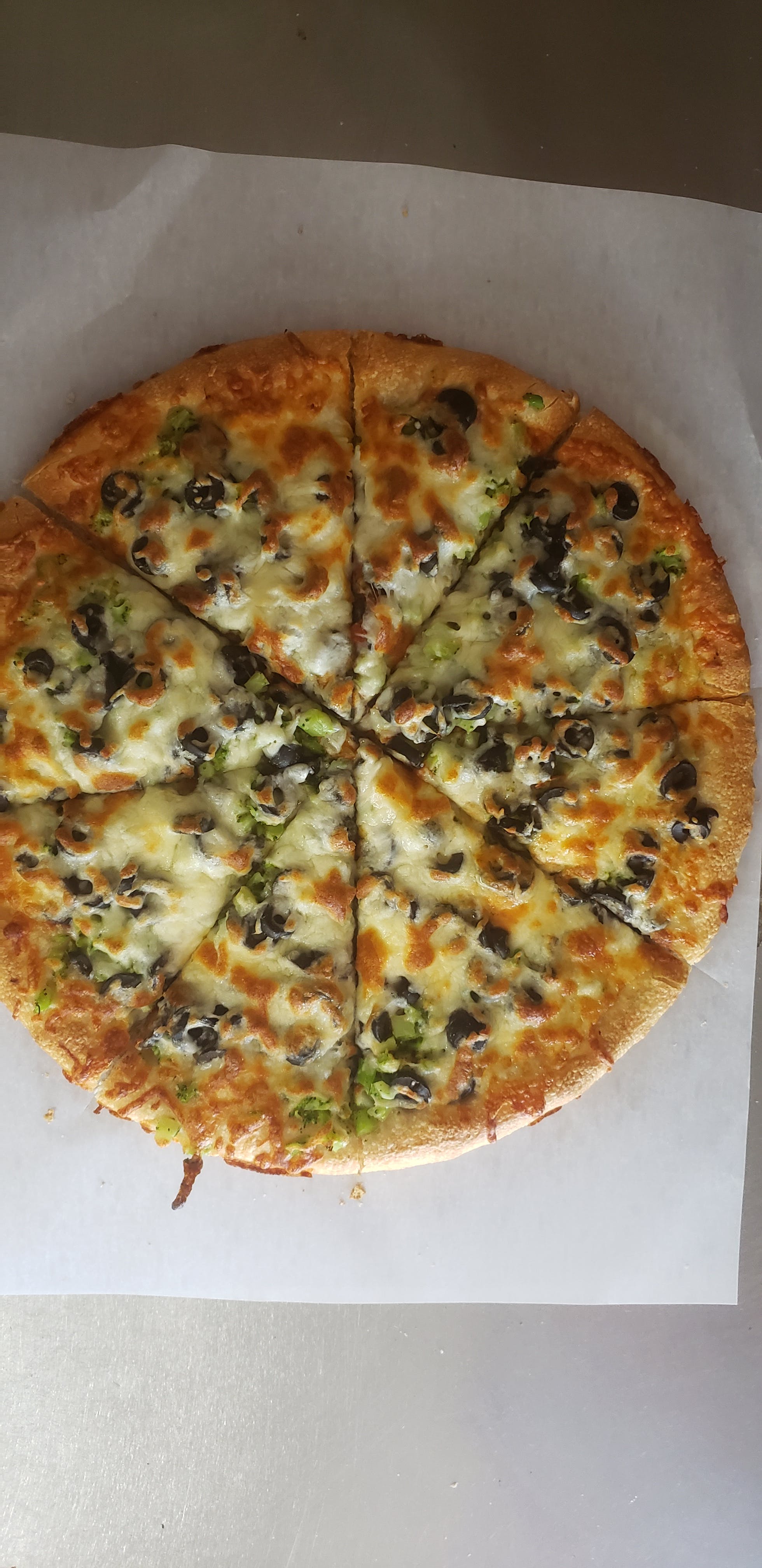 Order Greek Pizza - Small 10" food online from Town House Of Pizza store, Westminster on bringmethat.com