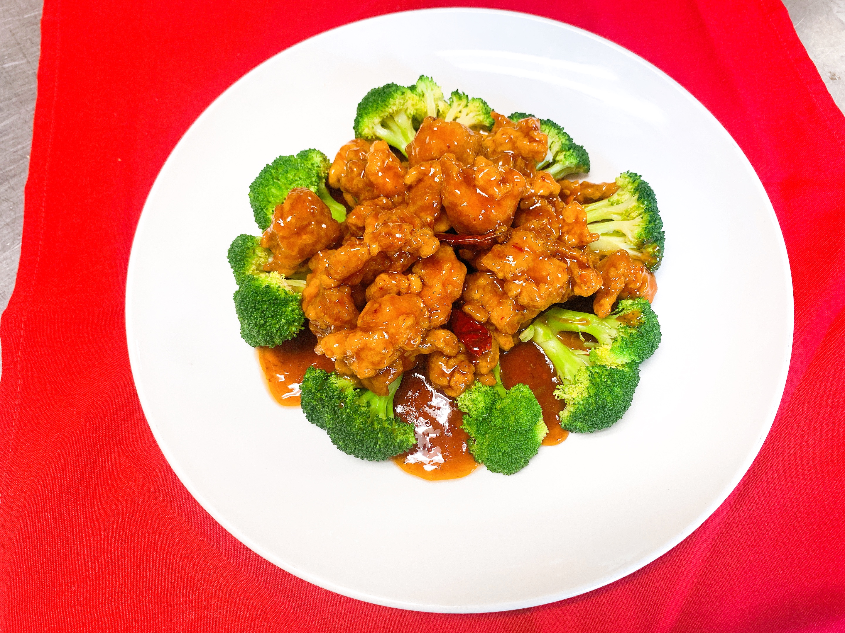 Order H5. General Tso's food online from Happy Kitchen & Sushi Bar store, Zionsville on bringmethat.com