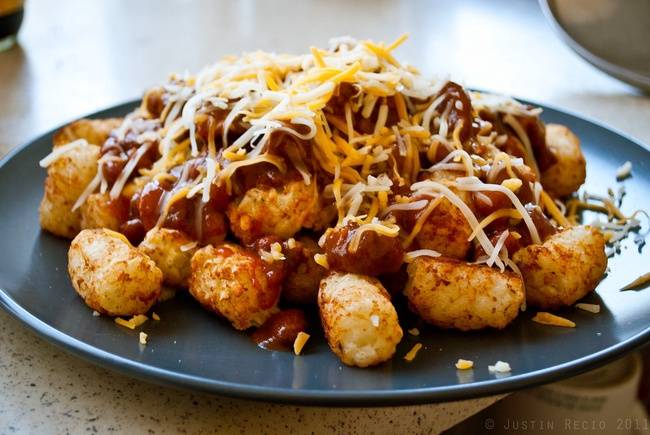 Order Freddy's Chili Cheese Tots food online from Freddy Wings & Wraps store, Wilmington on bringmethat.com