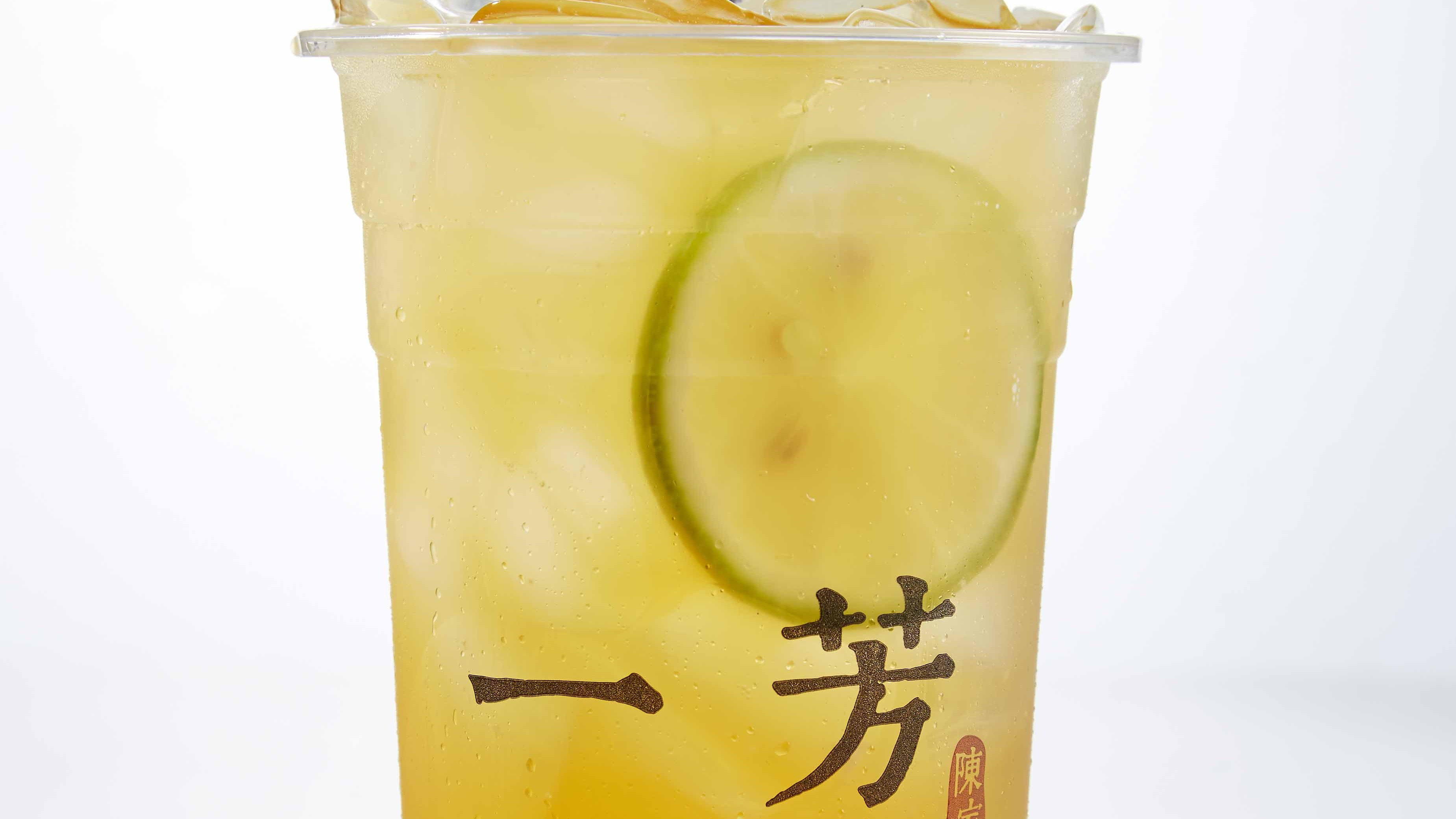 Order Lemon Green Tea 九如檸檬綠 food online from Yifang Taiwan Fruit Tea store, Berkeley on bringmethat.com