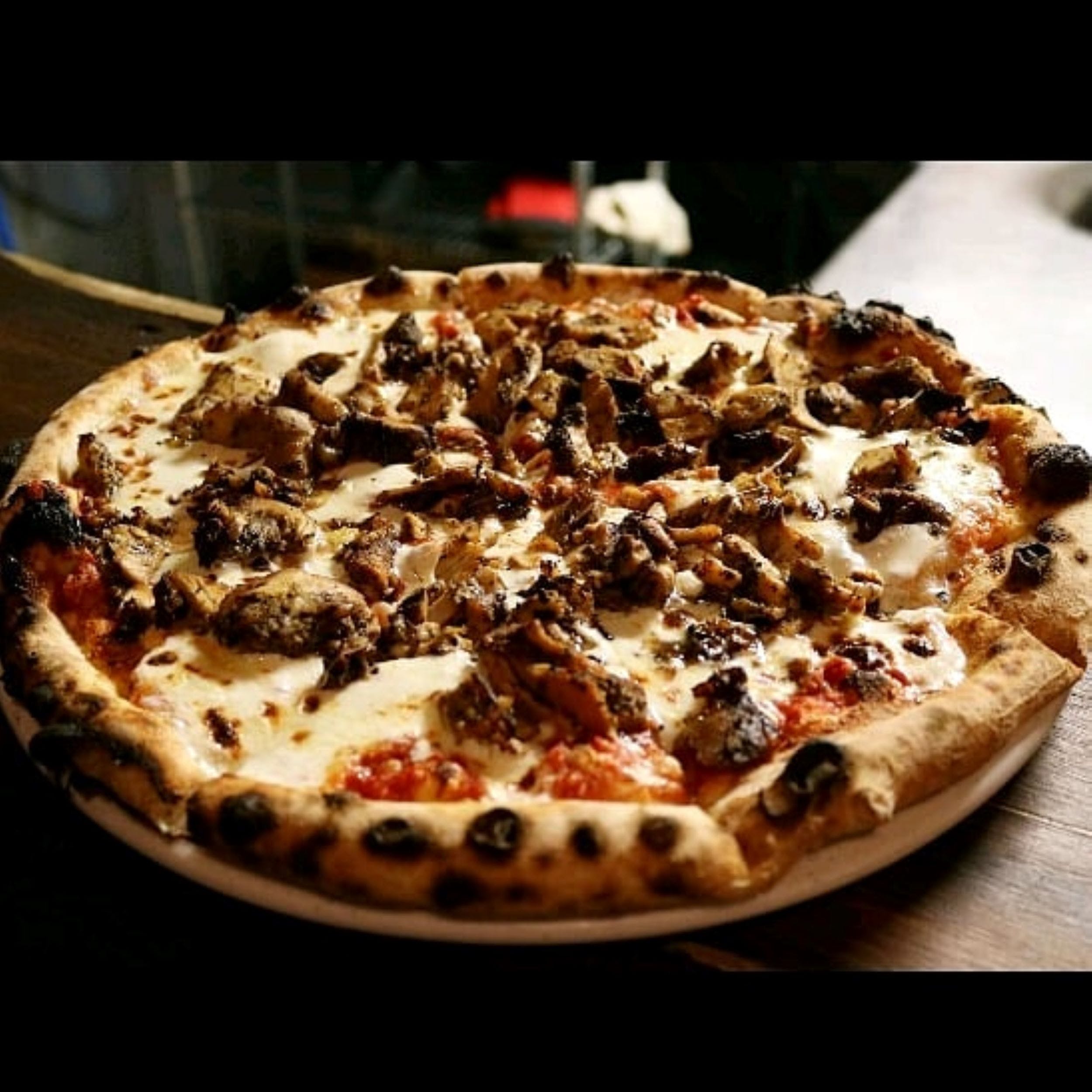 Order Da Jerk Chicken Pizza - Pizza food online from ZuriLee Restaurant store, Brooklyn on bringmethat.com