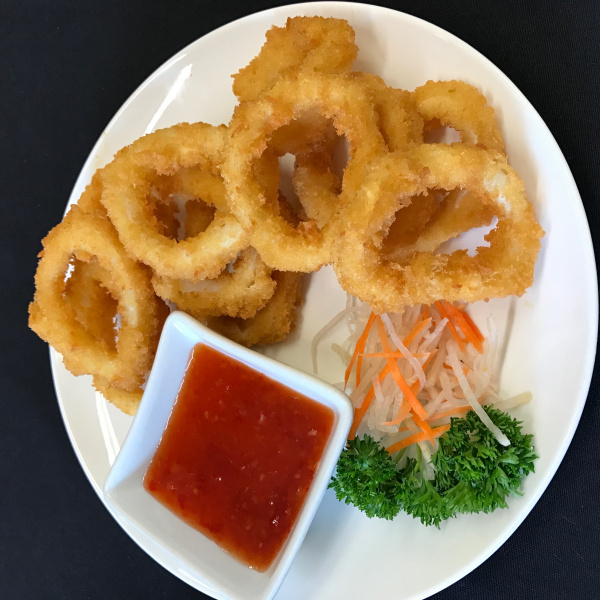 Order 15. Fried Calamari food online from Sakura Asian Fusion store, Kissimmee on bringmethat.com