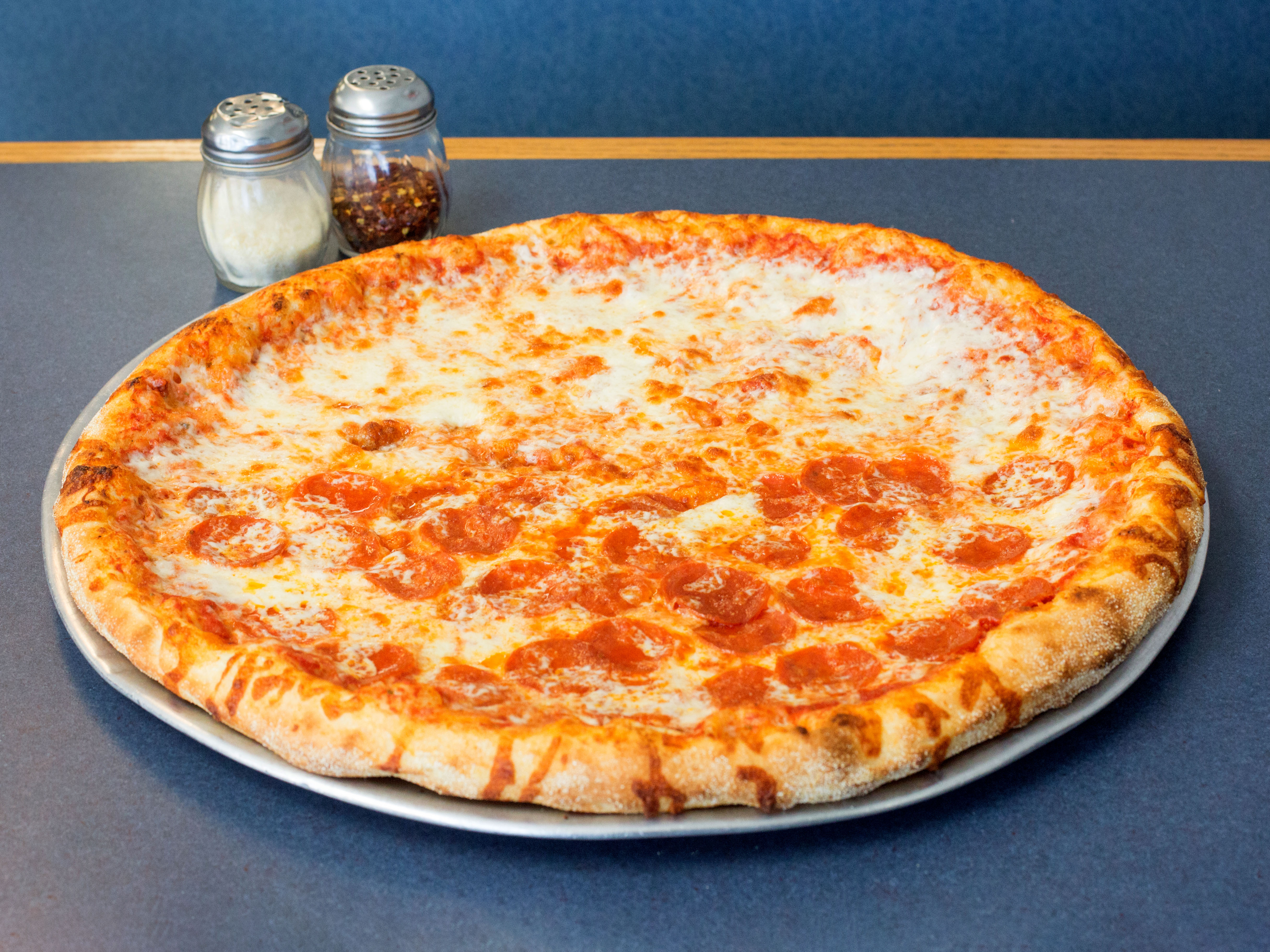 Order Cheese Pizza food online from Aurora's Pizzeria store, Chicopee on bringmethat.com