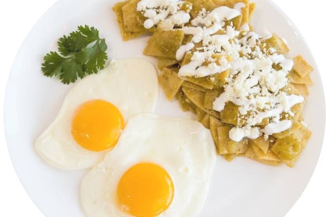 Order Chilaquiles Verdes food online from La Hechizera Tortas store, Dallas on bringmethat.com