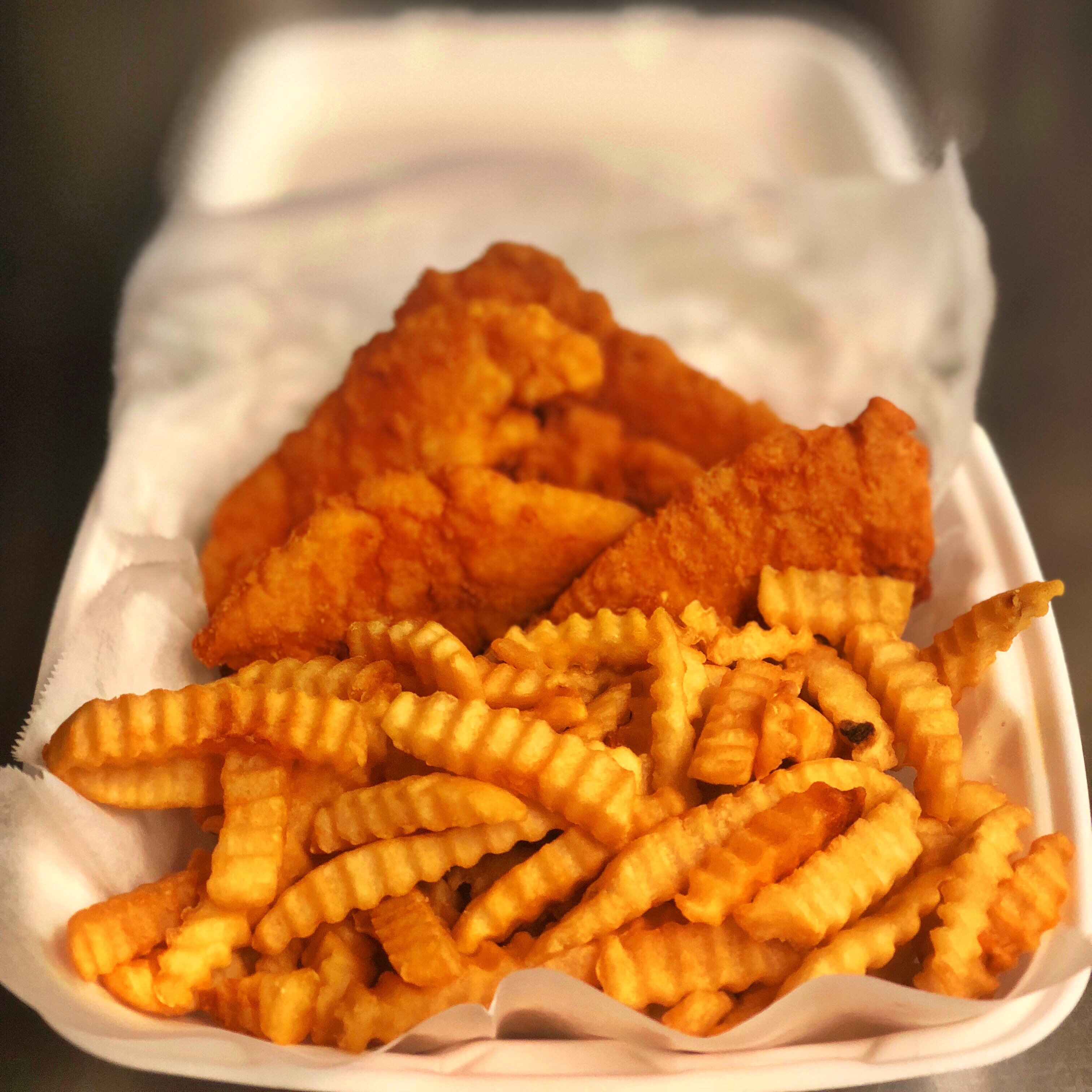 Order Chicken Tenders and Fries food online from Linda New York Pizzeria store, Rochester on bringmethat.com