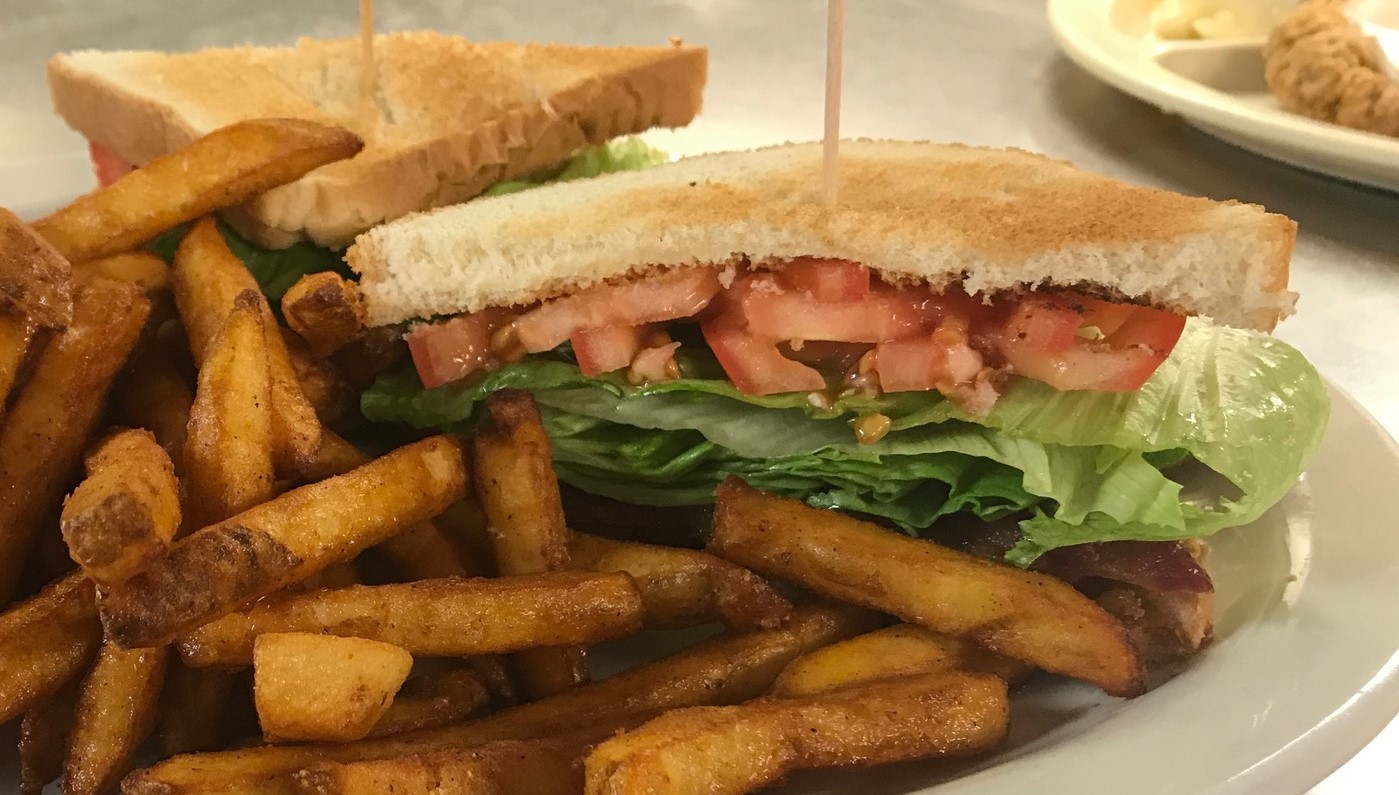 Order Bacon, Lettuce and Tomato Sandwich food online from Mama Daughters' Diner store, Plano on bringmethat.com