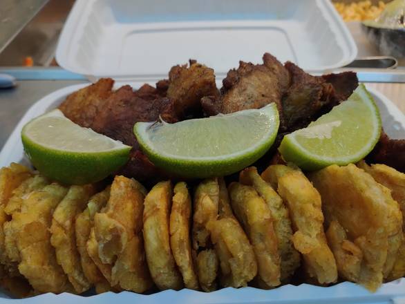 Order Res con Tostones/Beef with Tostones food online from Peralta Brentwood Deli Grocery store, Brentwood on bringmethat.com
