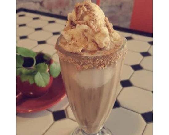 Order Cinnamon Toast Float food online from Grindhrs Co. Coffee store, Toledo on bringmethat.com