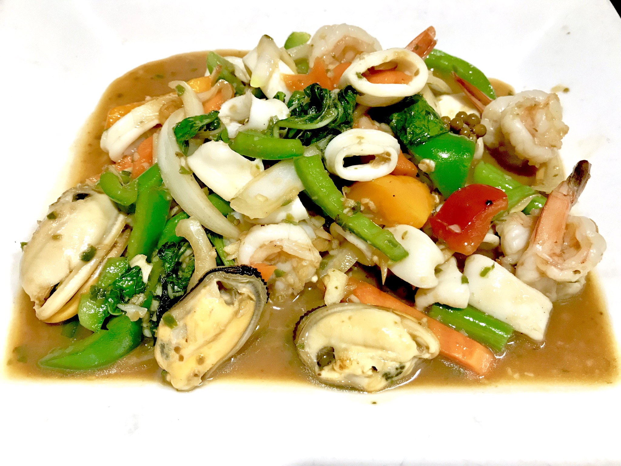 Order Seafood Pad Cha food online from Vera Thai Restaurant store, Sunnyside on bringmethat.com
