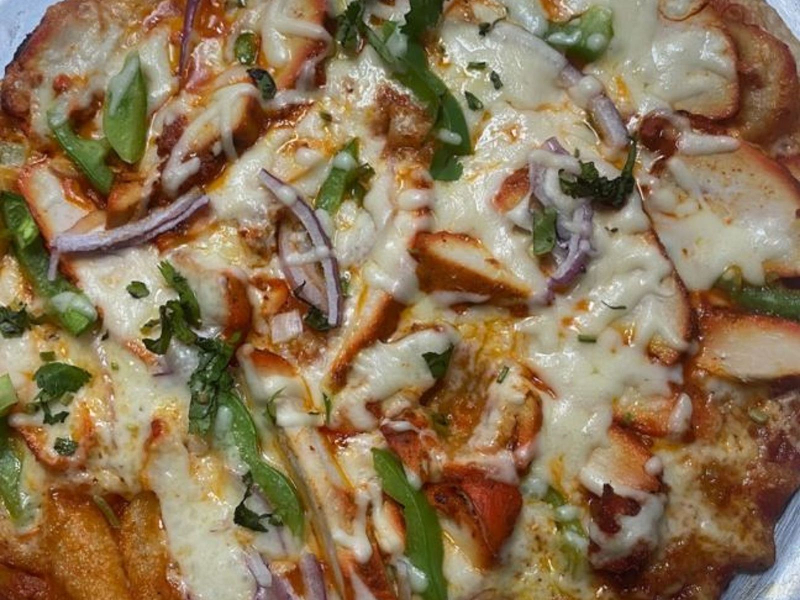 Order Chicken Makhani Pizza food online from Coromandel store, New Rochelle on bringmethat.com