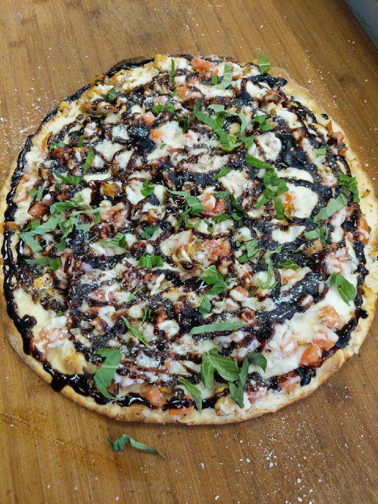 Order Chicken Bruschetta Pizza food online from Benvenuti Italian Specialties & Catering store, Garwood on bringmethat.com