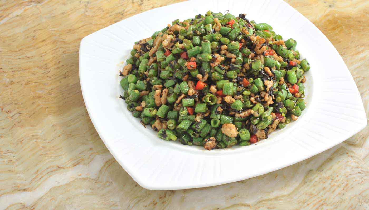Order G70. Diced String Beans with Minced Meat and Vegetables (欖菜肉崧四季豆) food online from Happy Harbor Cuisine store, Alhambra on bringmethat.com