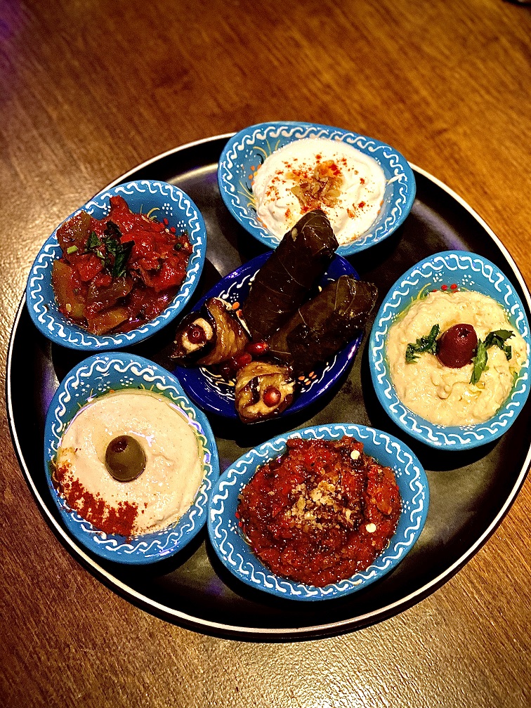 Order Mixed appetizer platter food online from Oda Mediterranean Cuisine store, Chicago on bringmethat.com