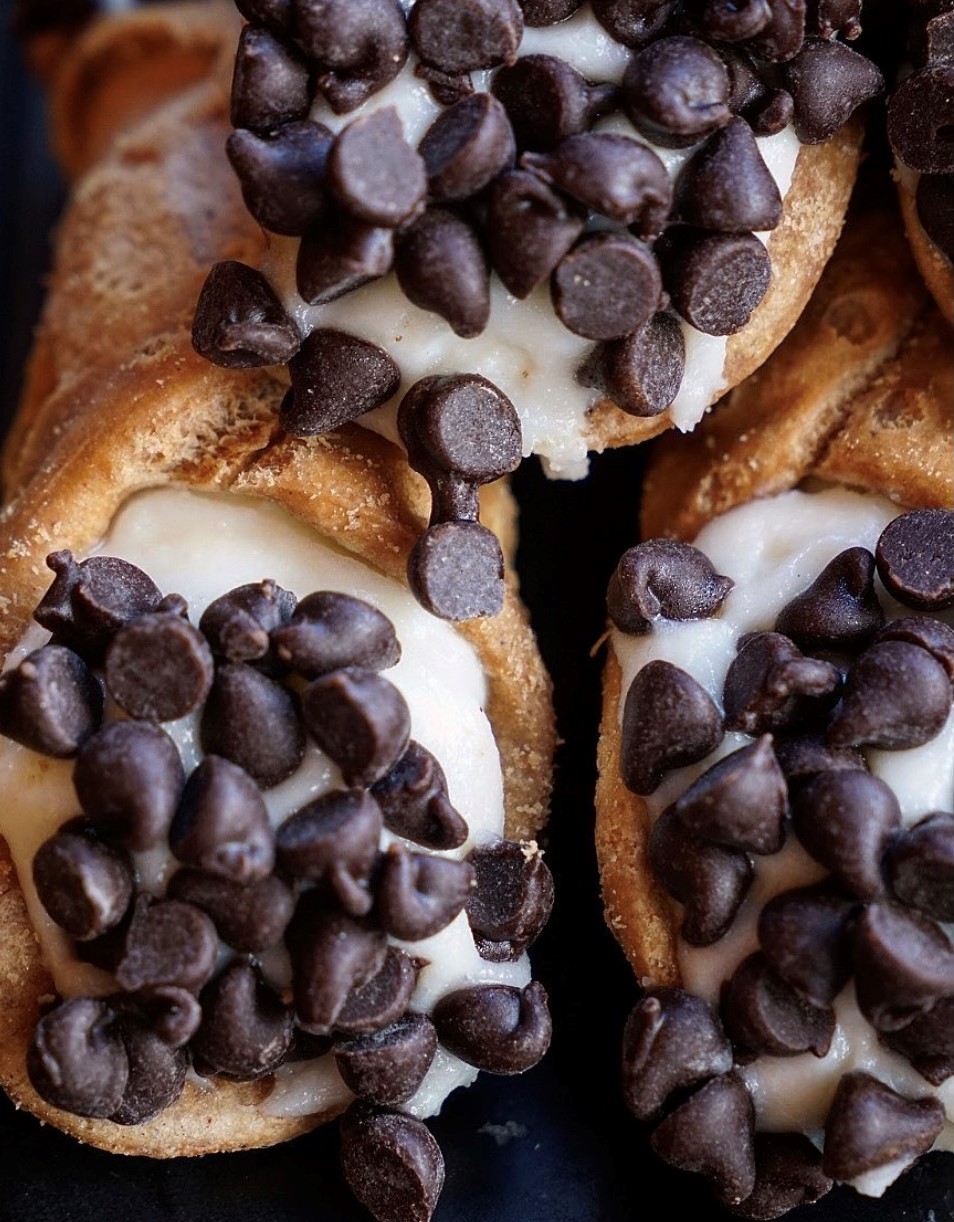 Order Cannoli food online from Astoria Bakery & Cafe store, New York on bringmethat.com
