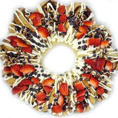 Order Wreath Cake food online from Cinnaholic store, Naperville on bringmethat.com