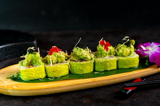 Order Guacamole Roll food online from Kinha Sushi store, Garden City on bringmethat.com