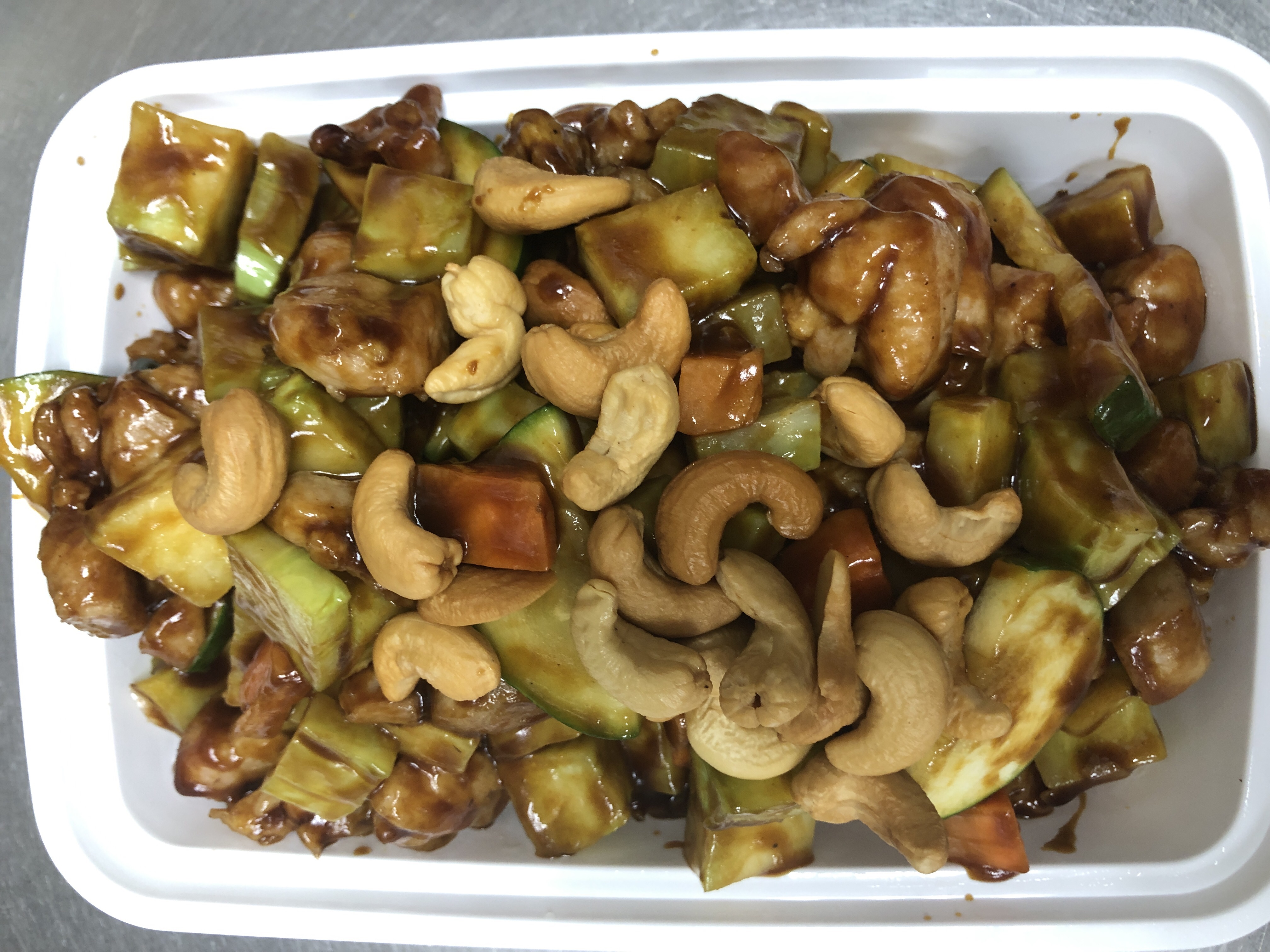 Order 32. Chicken with Cashew Nuts food online from Fortune East store, Garden City Park on bringmethat.com