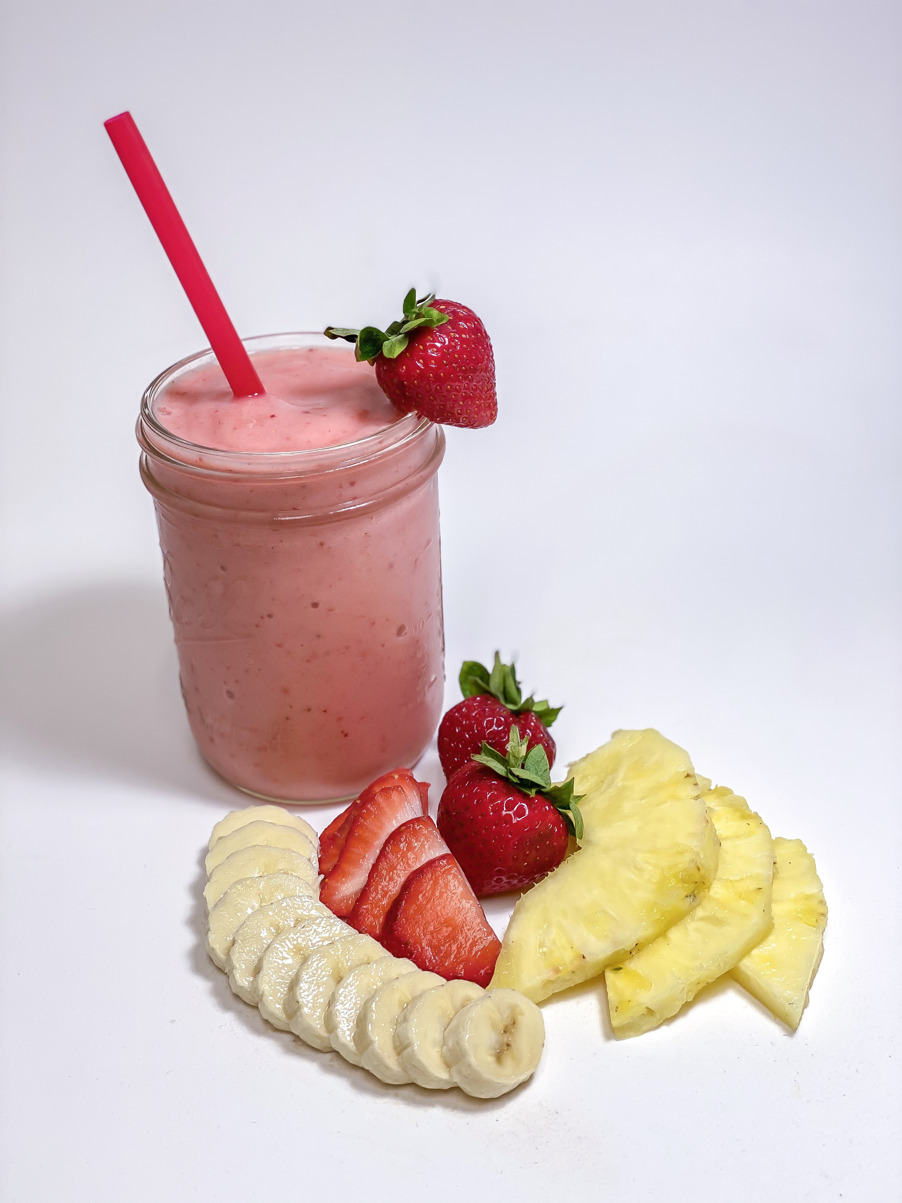 Order Twist and Shout Smoothie  food online from Strange Brew Cafe store, Palos Hills on bringmethat.com