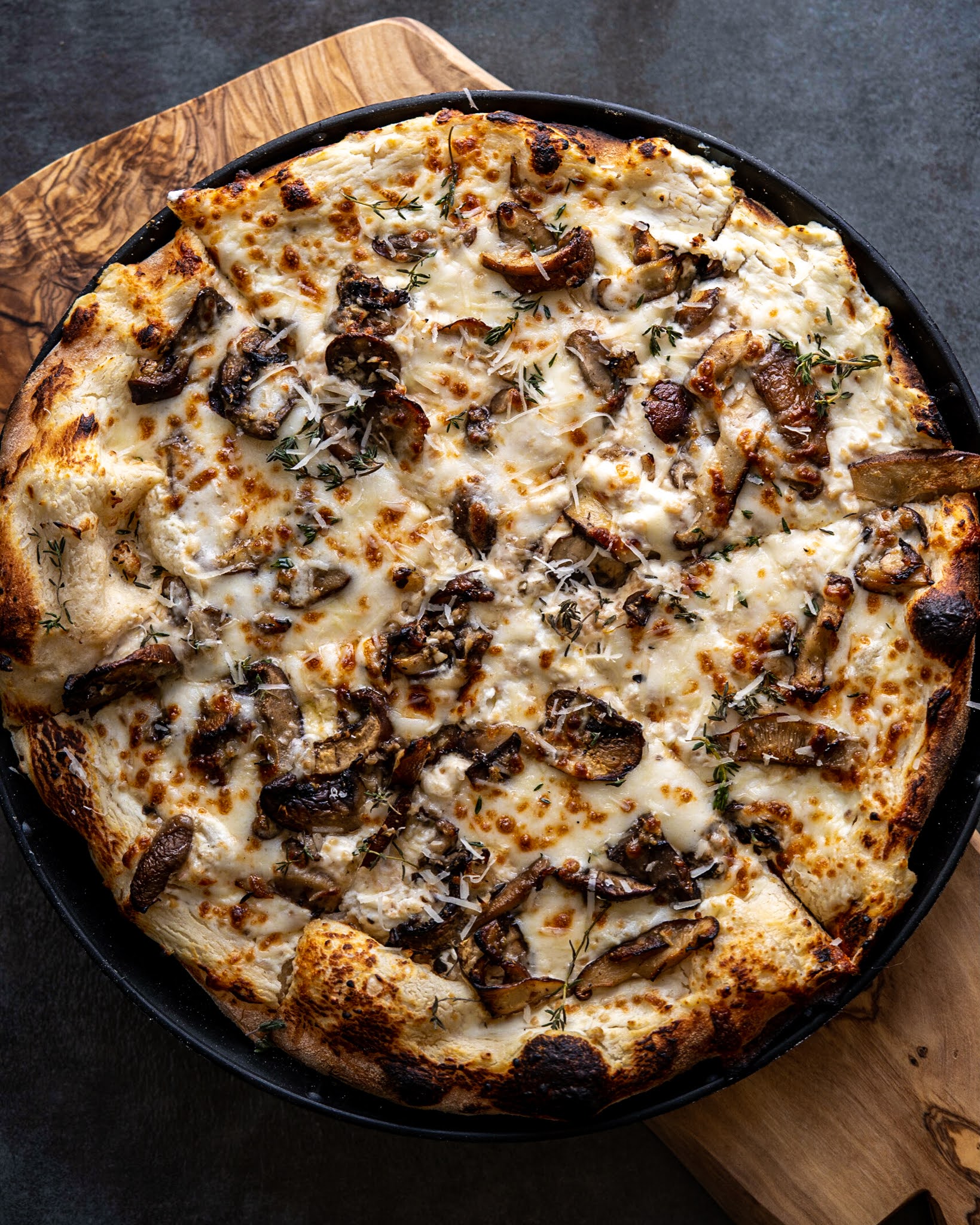 Order White Mushroom Pizza (V) food online from Pronto Craft Pizza & Artful Salads store, Ithaca on bringmethat.com
