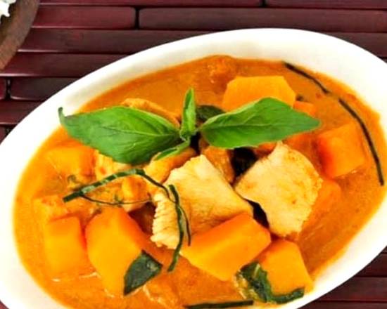 Order Pumpkin Curry food online from Pinto Thai Kitchen store, Sandy on bringmethat.com