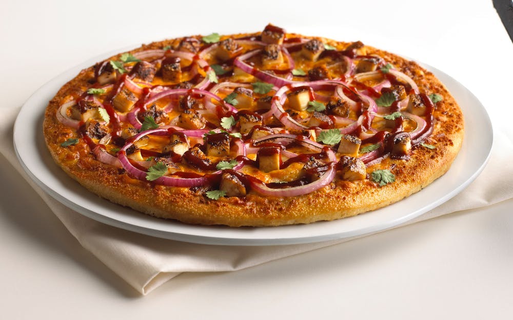 Order Barbecue Chicken Pizza - Individual 8" (6 Slices) food online from Boston Restaurant & Sports Bar store, Arlington on bringmethat.com