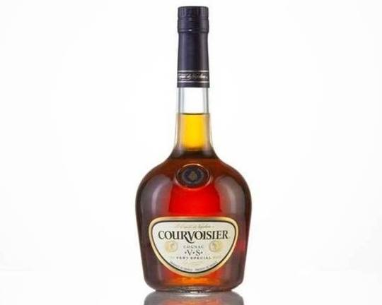 Order Courvoisier VS, 750mL cognac (40.0% ABV) food online from Windy City Liquor Market store, El Cajon on bringmethat.com