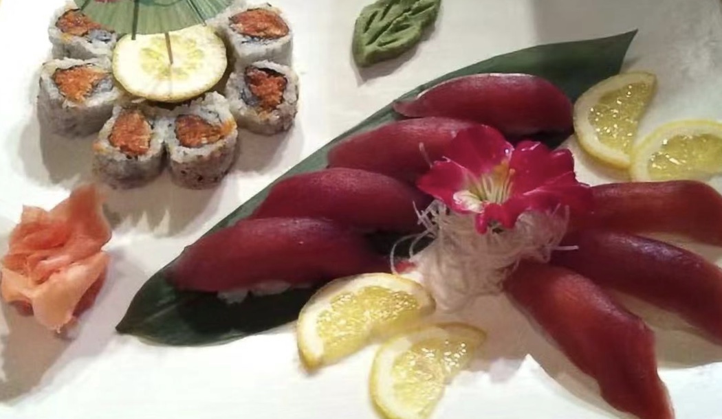 Order Tuna Sushi Dinner food online from Nagoya Japanese Restaurant store, Long Beach on bringmethat.com