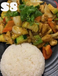 Order S8. Curry Chicken food online from Boling Pho store, Escondido on bringmethat.com
