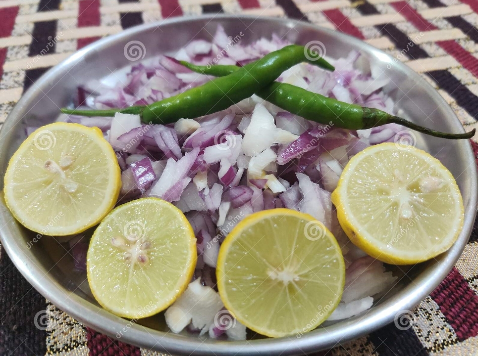 Order Masala Onion,Lemon, Chillies food online from India Oven store, Roseville on bringmethat.com