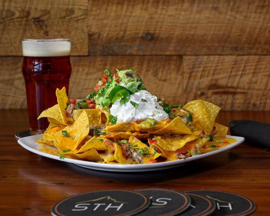 Order Canyon Nachos food online from Sedona Taphouse store, Midlothian on bringmethat.com