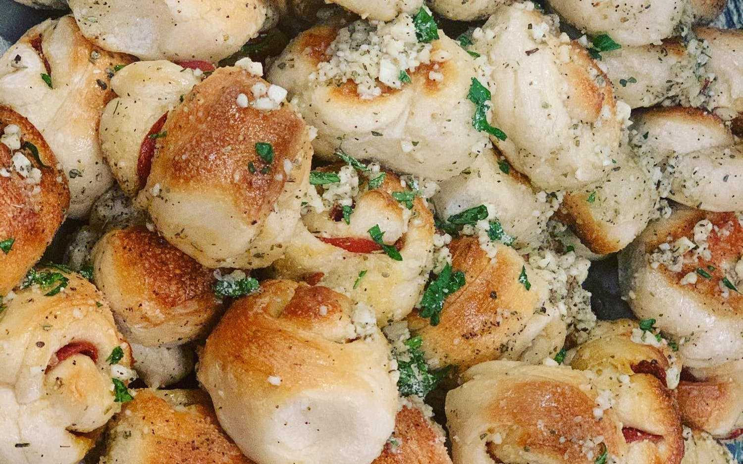 Order Garlic Knots food online from Stefanos Pizza & Restaurant store, Freehold on bringmethat.com