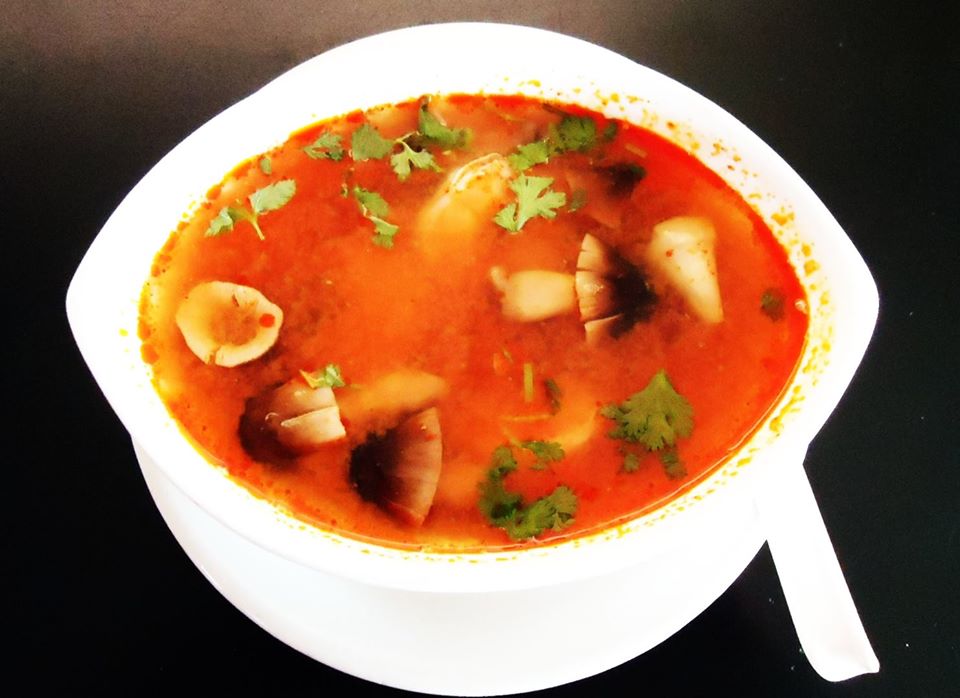 Order Tom Yum Soup food online from Siriwan Thai Restaurant store, Silver Spring on bringmethat.com