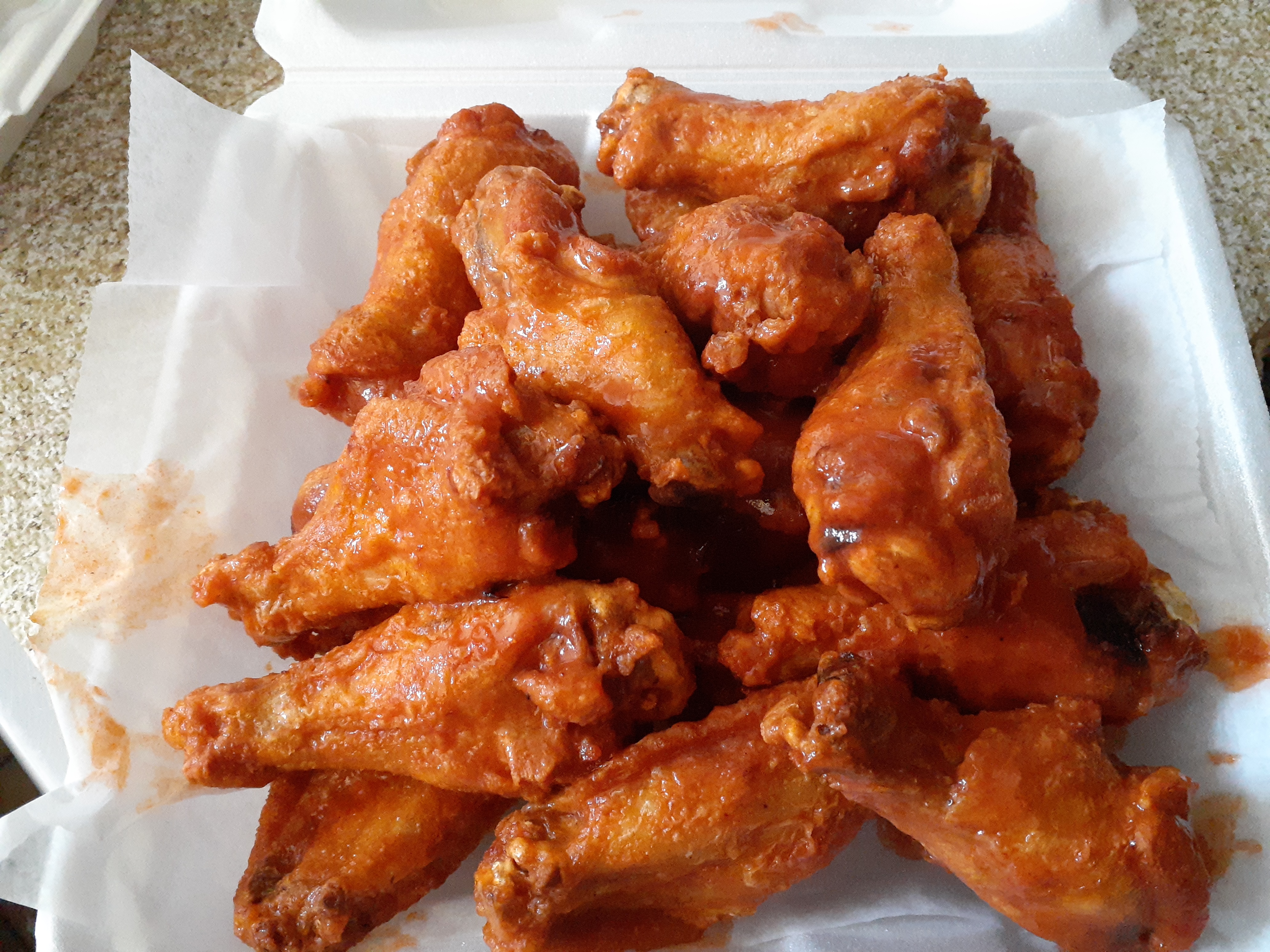 Order 20 Wings food online from Patriot Eatery & Pizzeria store, Dayton on bringmethat.com