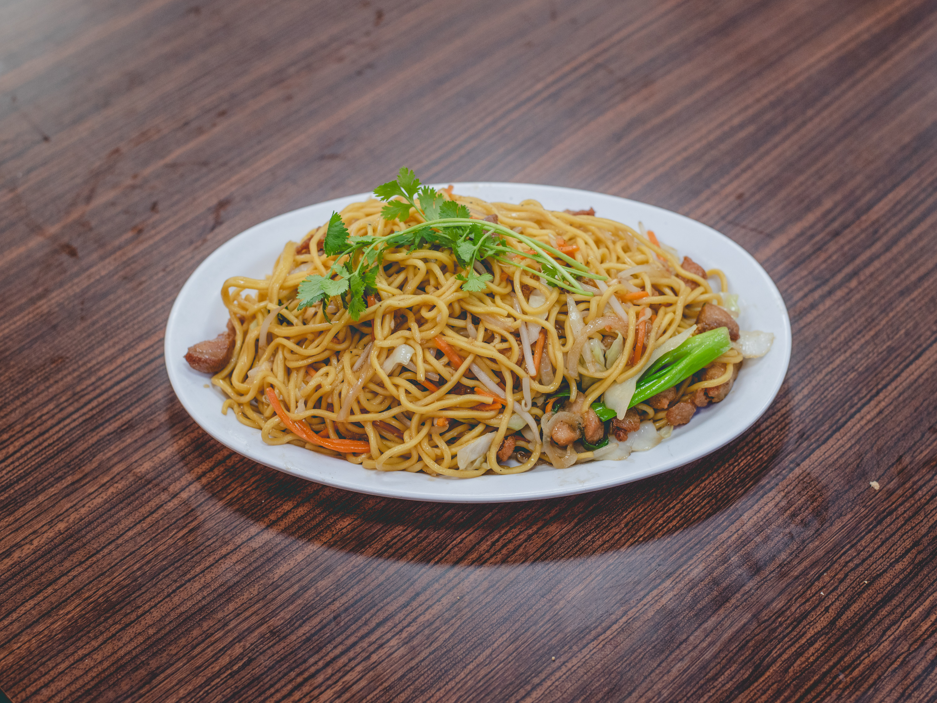 Order Chicken Chow Mein food online from Hot Bowl Noodle store, Lynwood on bringmethat.com
