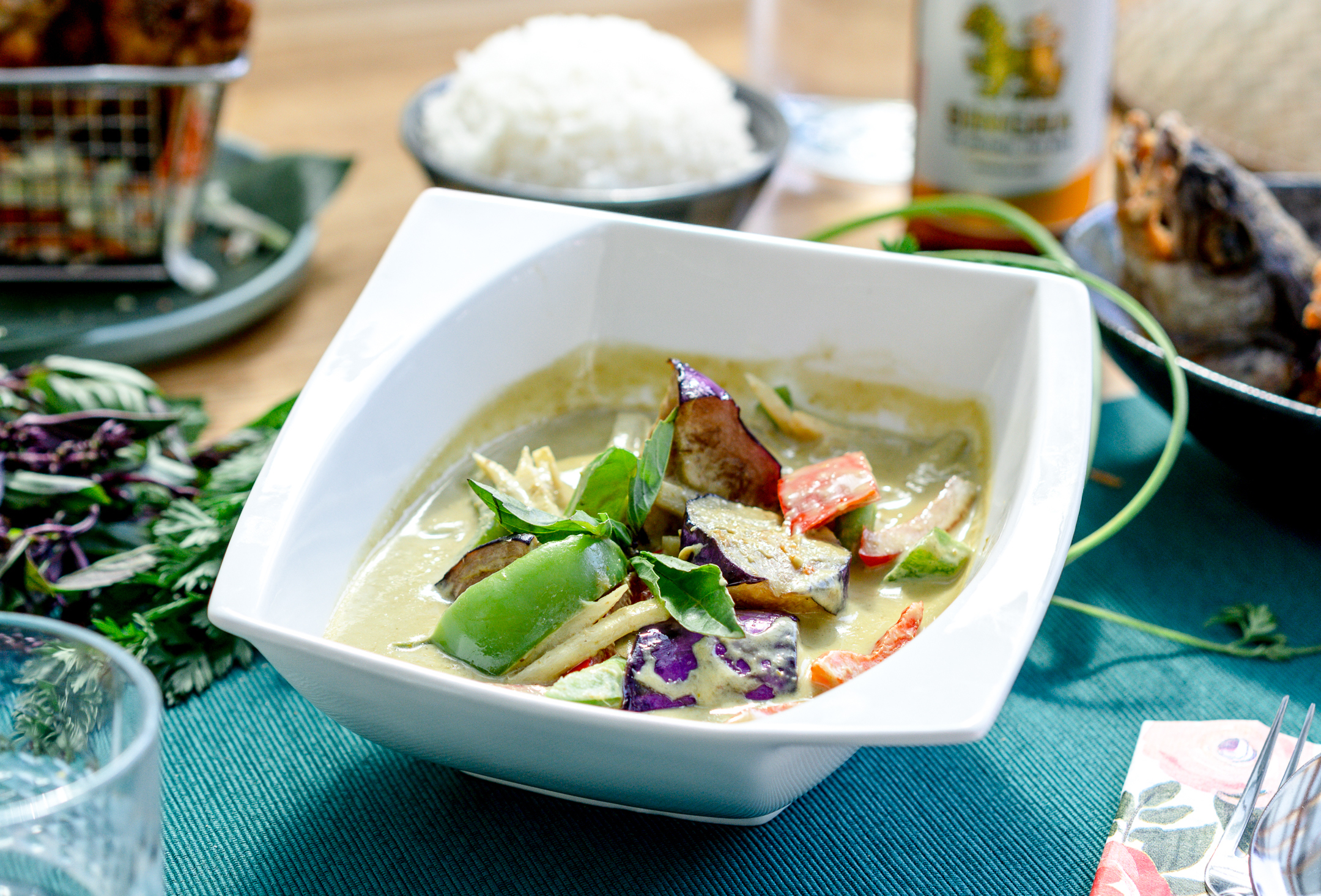 Order Green Curry food online from Wawa Thai Food store, Oakland on bringmethat.com