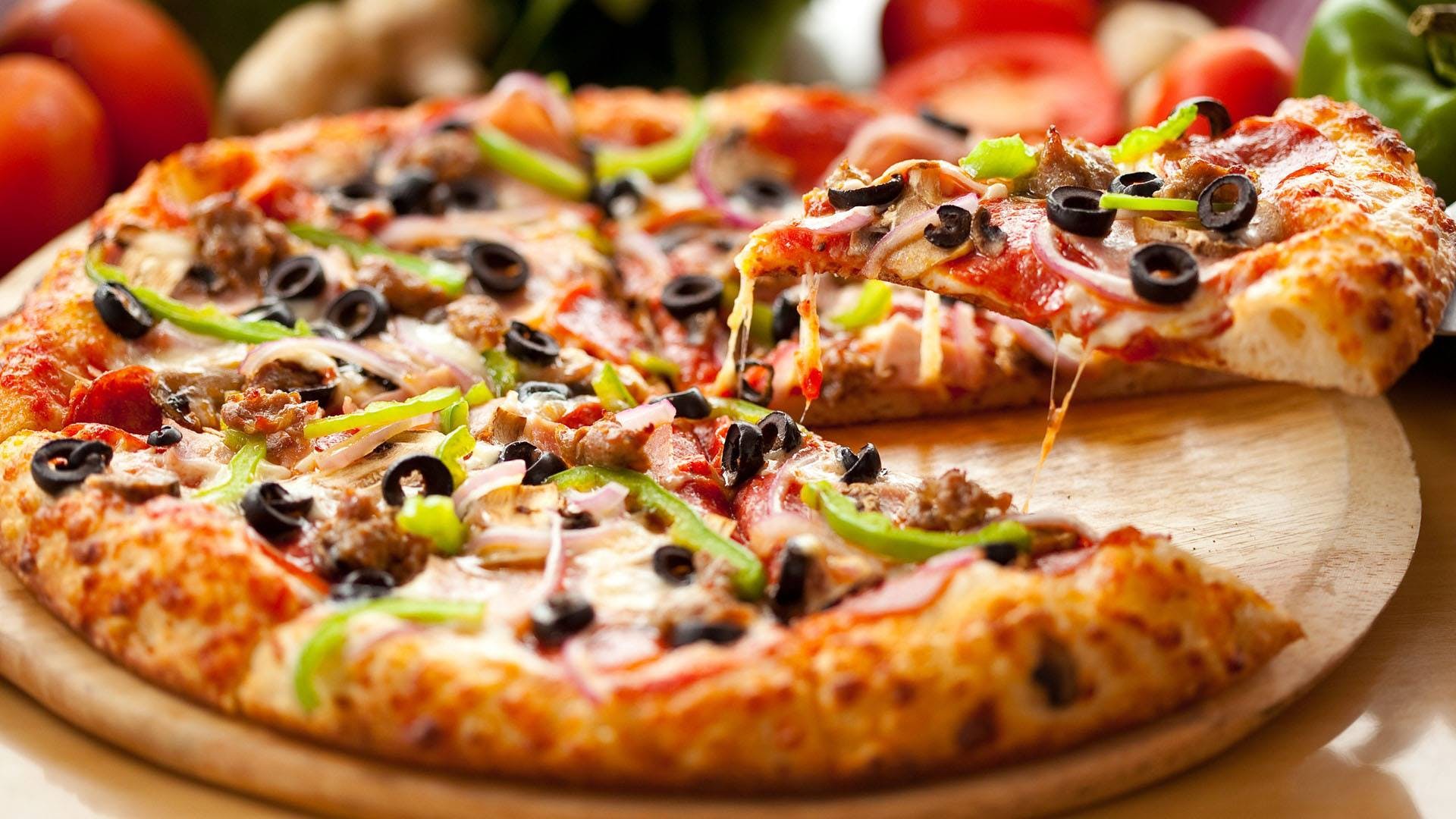 Order Fina Mexican Pizza - Personal 8'' food online from Michaelangelo's Pizza - Harding Road store, Nashville on bringmethat.com