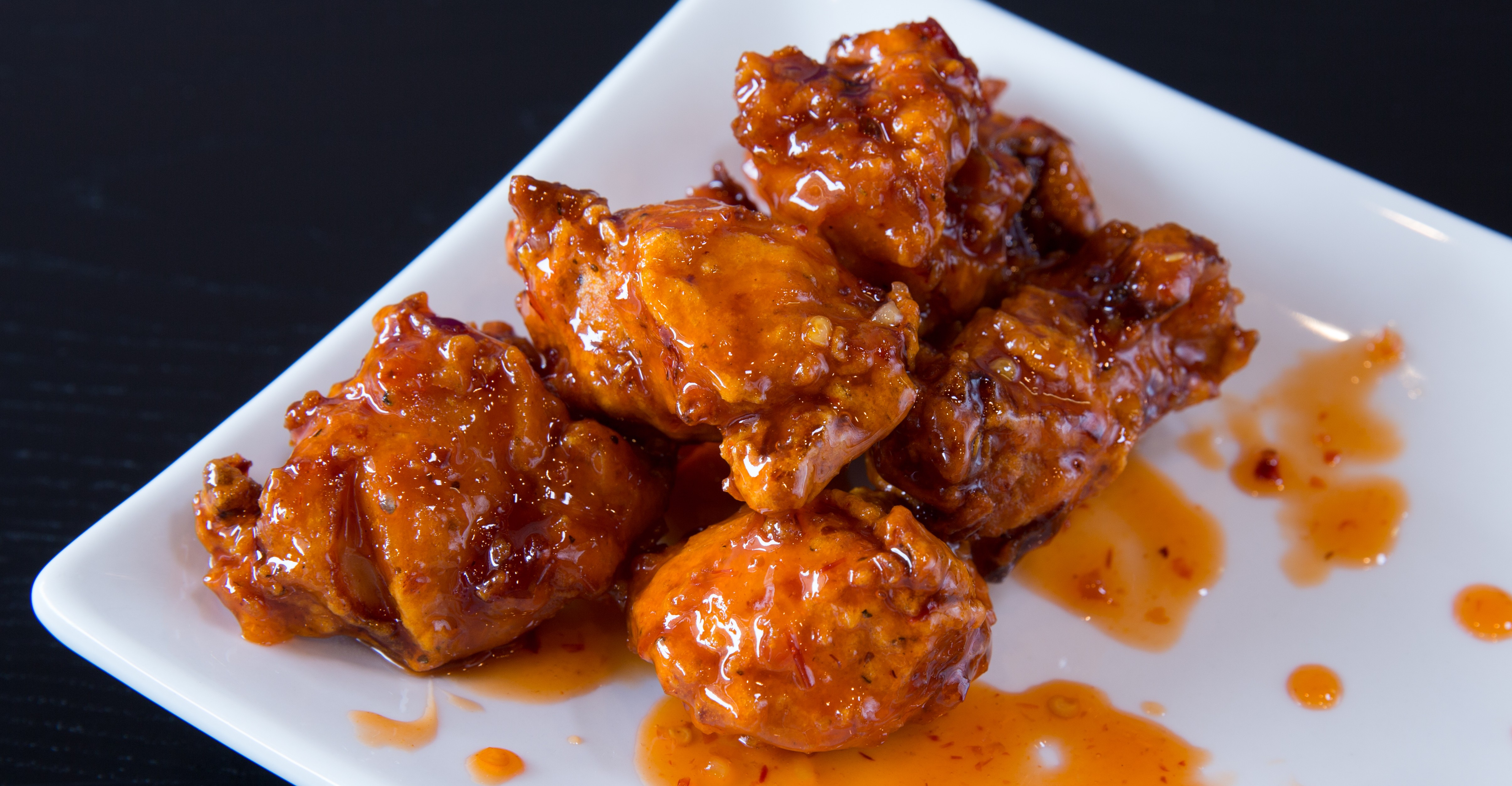 Order 5pc Boneless Wings with One Sauce food online from Aldo'S Wraps Spot store, Albany on bringmethat.com
