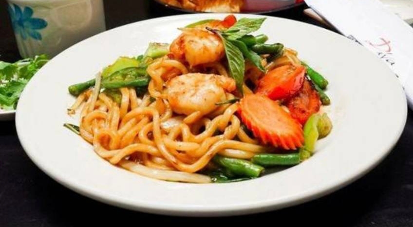 Order Crazy Spicy Udon food online from Diva Thai Express store, Chicago on bringmethat.com