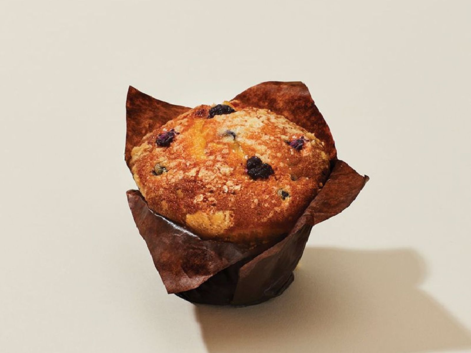 Order Blueberry Muffin food online from Pret A Manger store, New York on bringmethat.com