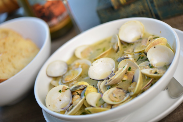 Order Zuppa di Clams food online from Stone & Vine Urban Italian store, Chandler on bringmethat.com