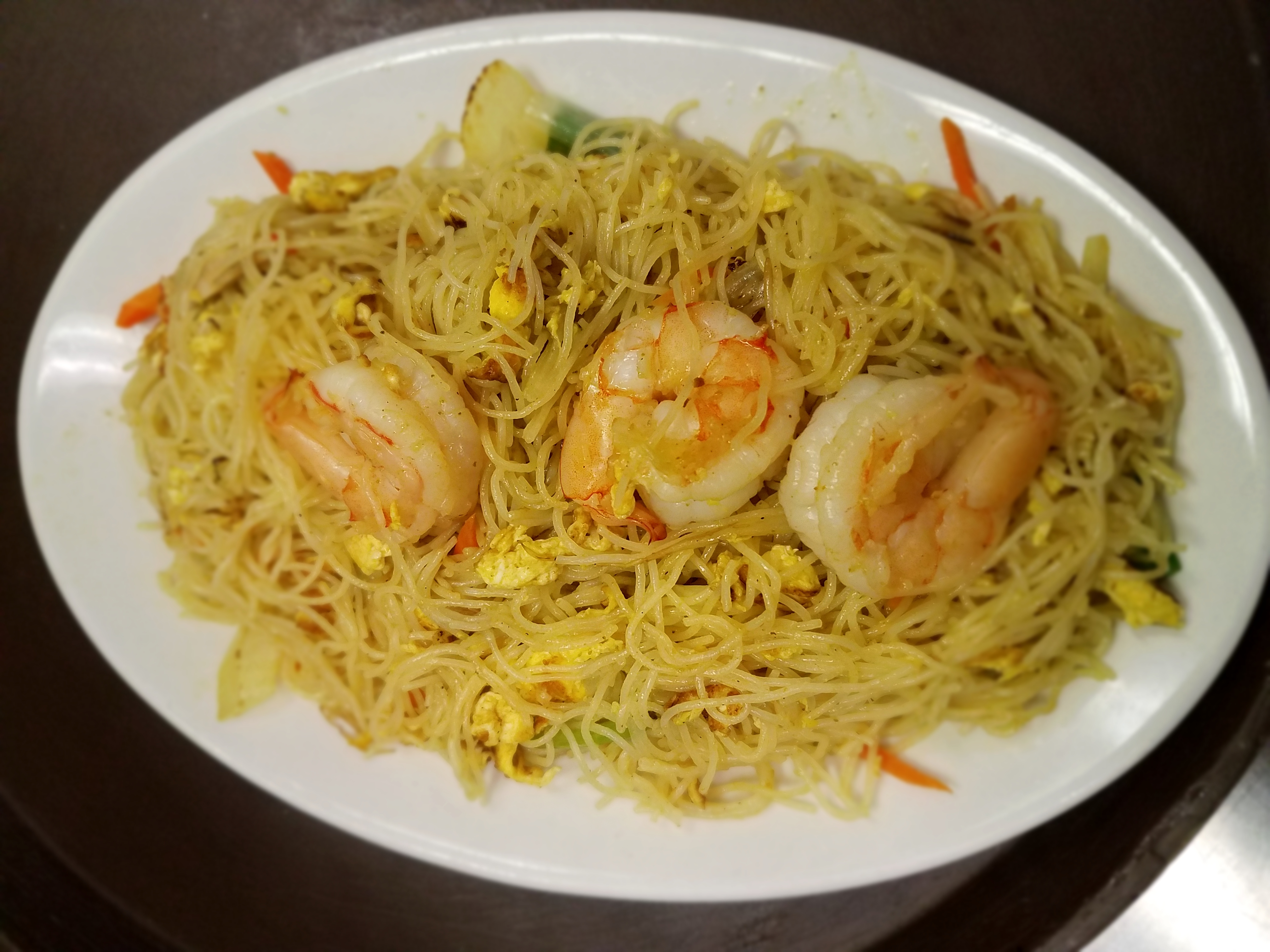 Order CN05. Singapore Fried Rice Noodle food online from Dragon Palace Chinese Restaurant store, Davenport on bringmethat.com
