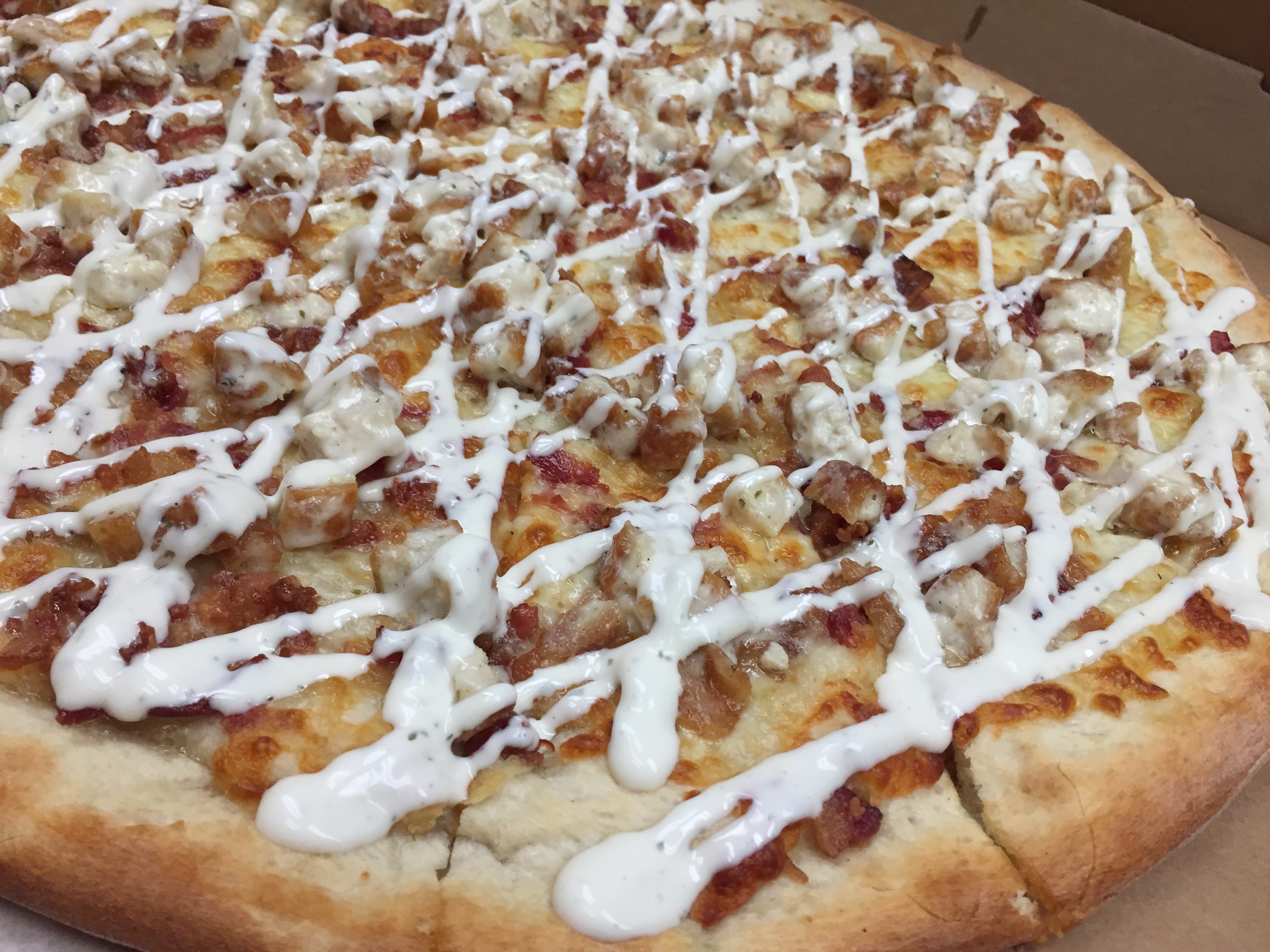 Order Chicken Bacon Ranch Pizza (White) food online from Gusto Pizza store, Delmar on bringmethat.com