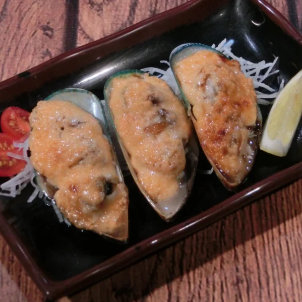 Order Baked Green Mussels food online from Izakaya Takasei store, Fullerton on bringmethat.com