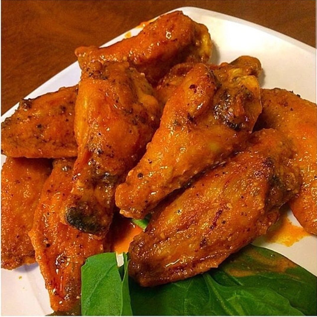 Order Wings food online from Lucy's New York Style Pizzeria store, Idaho Falls on bringmethat.com