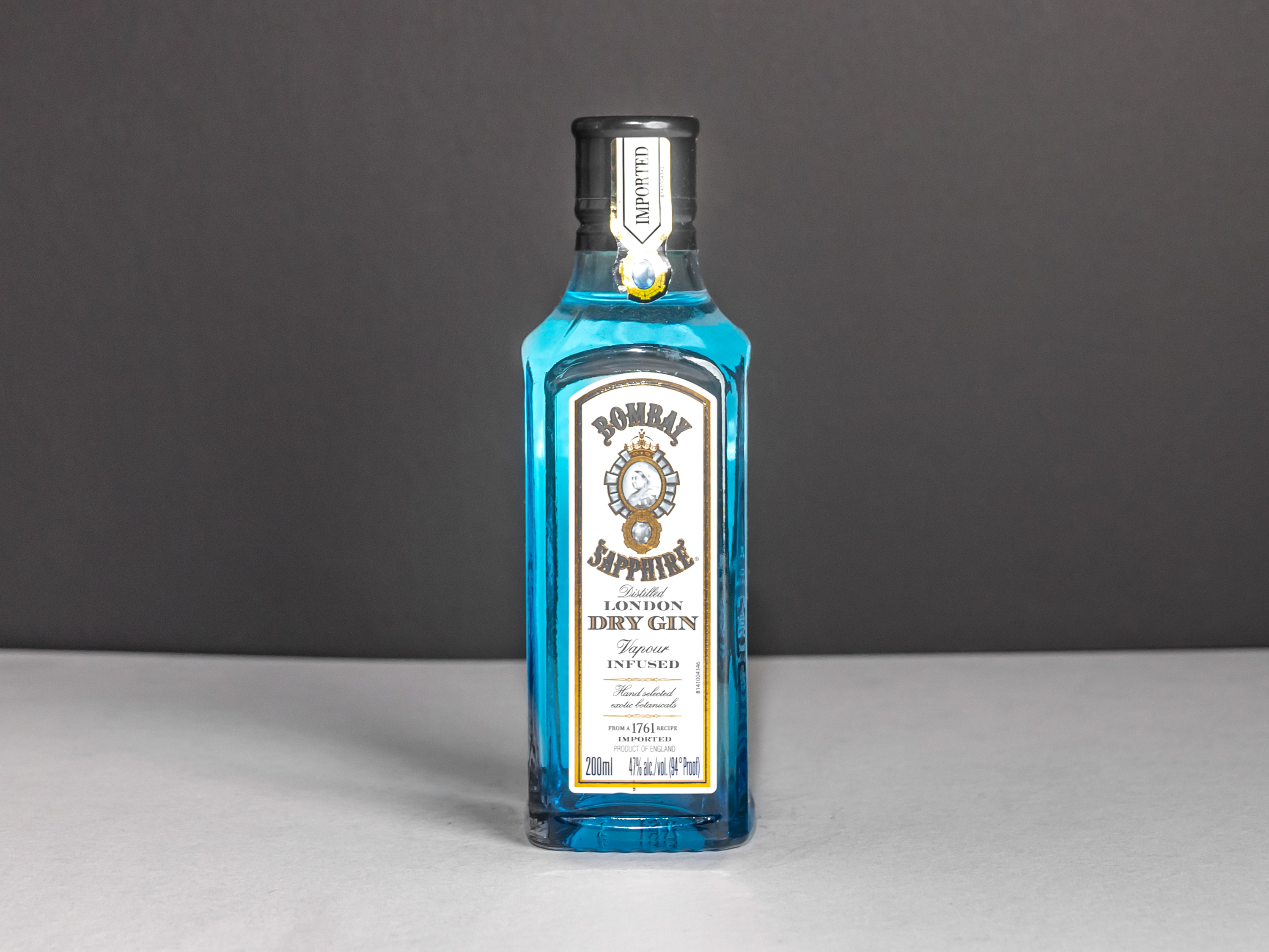 Order Bombay Sapphire, 750 ml Gin food online from State Market store, San Francisco on bringmethat.com