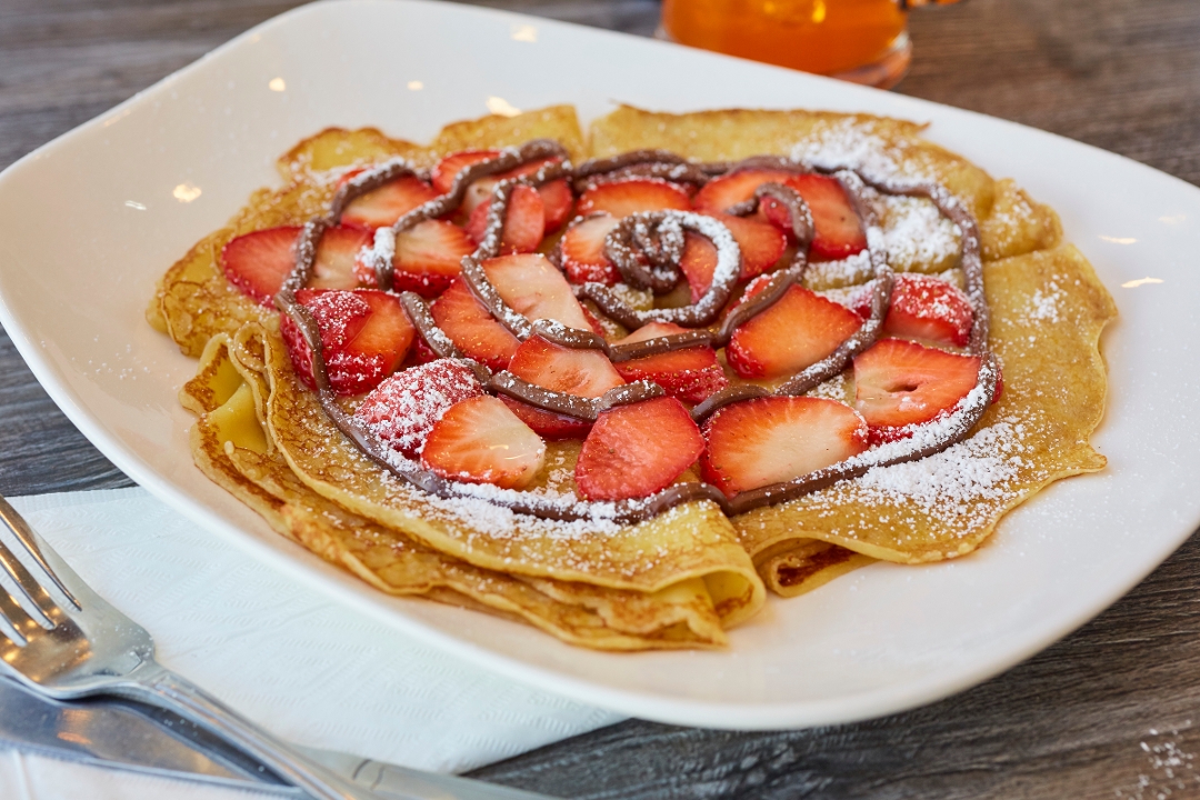 Order Nutella Strawberry Crepe food online from Vineyard Cafe store, Oxnard on bringmethat.com