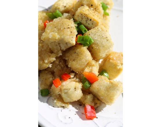 Order Crispy Tofu with Salt & Black Pepper椒盐豆腐 food online from Chuanyu Fusion store, Oklahoma City on bringmethat.com