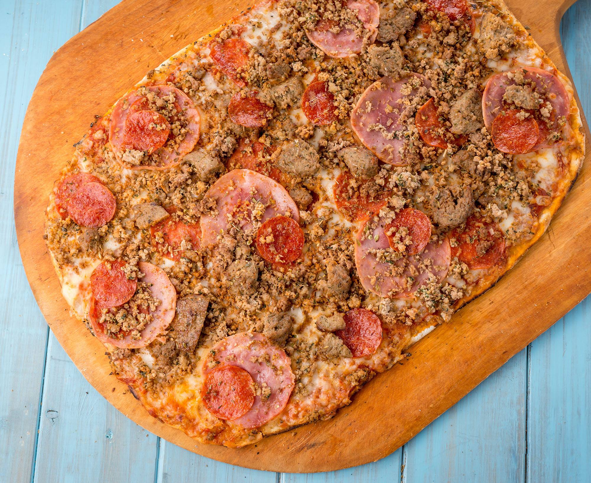 Order The Carne Classico Pizza food online from I Fratelli Pizza store, Austin on bringmethat.com