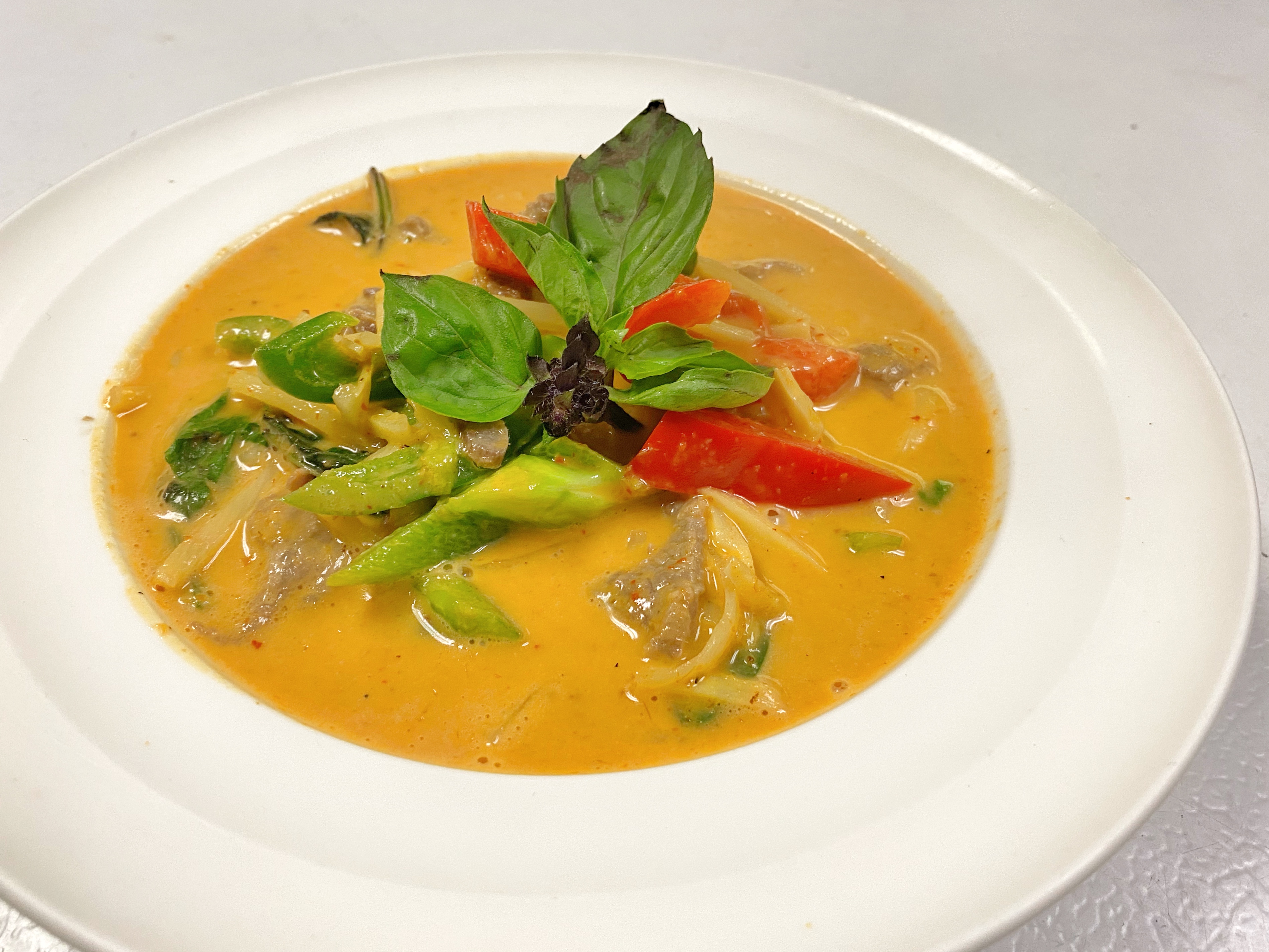 Order Red Curry food online from Yindee store, Chicago on bringmethat.com