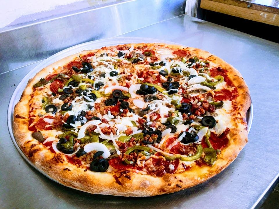 Order G’s Supreme Pizza - Medium 14" food online from G's Pizzeria store, Elkton on bringmethat.com